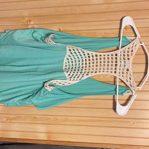 Teal tank top - Picture 2 of 4